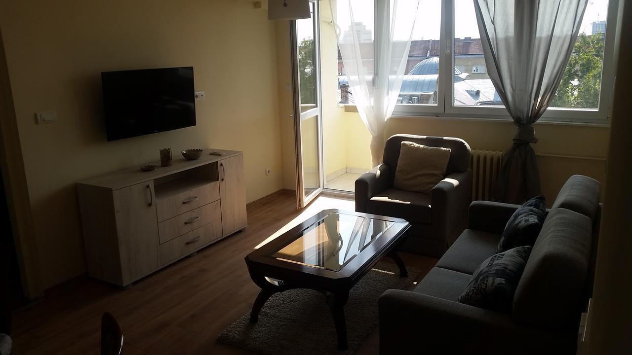 Alux Apartment Belgrado Esterno foto